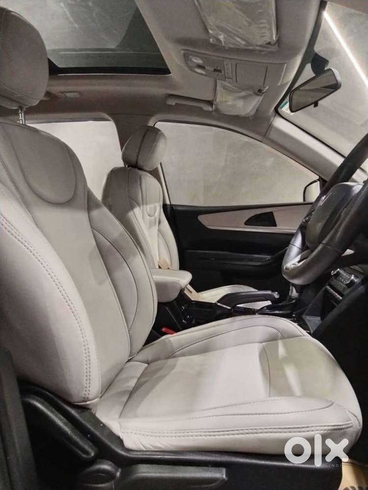 Mahindra Xuv700 2.2 Ax 5 Diesel At 7 Str, 2023, Diesel