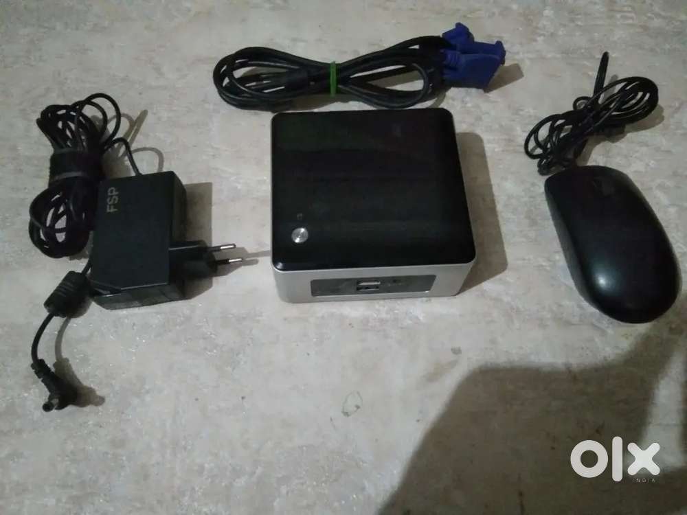 Complete Intel NUC Mini PC Setup - 4GB RAM / 128GB SSD + Adapter, VGA