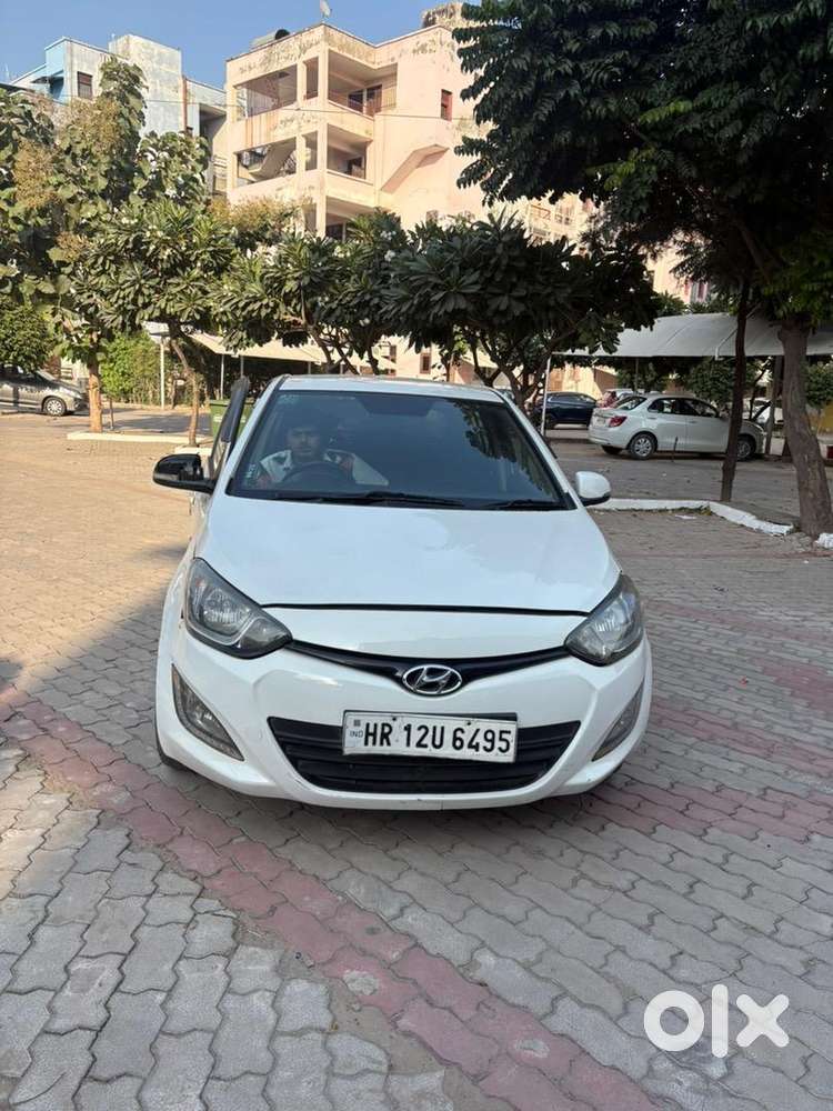 Hyundai I20 2013 Diesel 100000 Km Driven