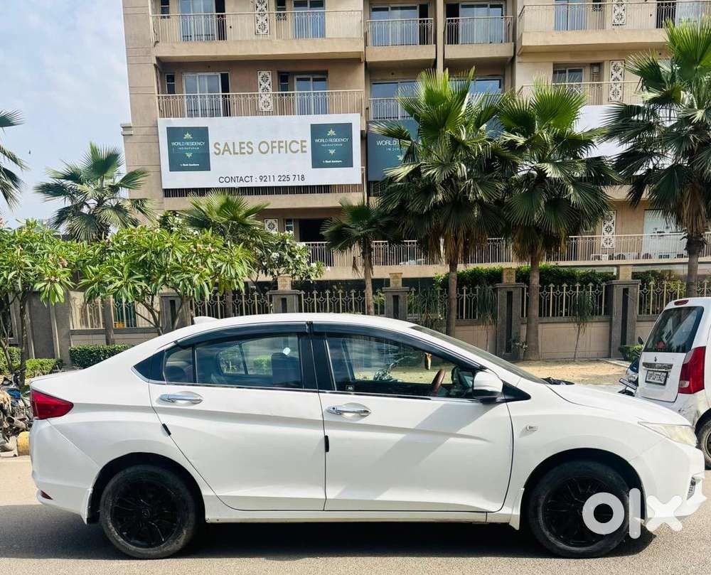 Honda City 2015 Cng & Hybrids Good Condition