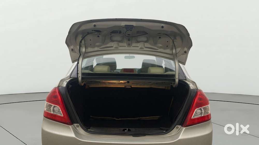 Maruti Suzuki Swift Dzire Vxi Optional, 2016, Petrol