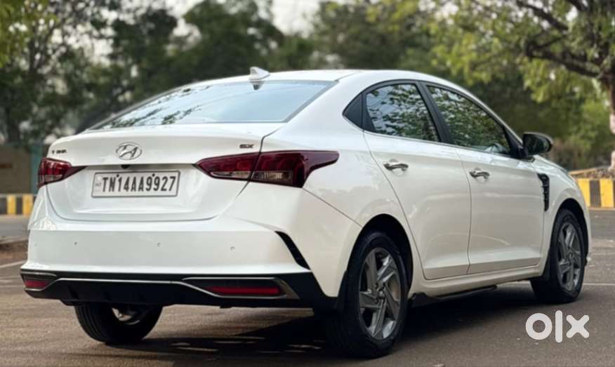 Hyundai Verna Sx (o) 1.5 Vtvt Ivt [2023 - 2026], 2022, Petrol