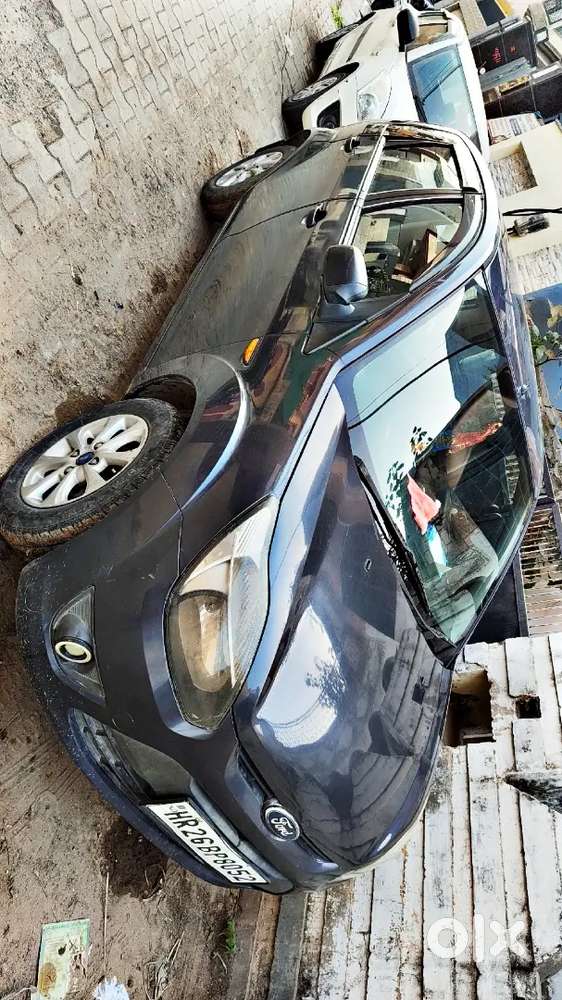 Ford Figo 2012 Cng & Hybrids 80000 Km Driven