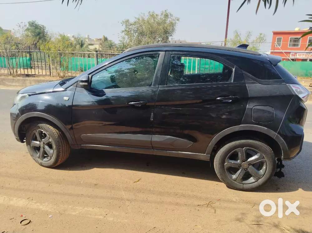 Tata Nexon Dark Edition