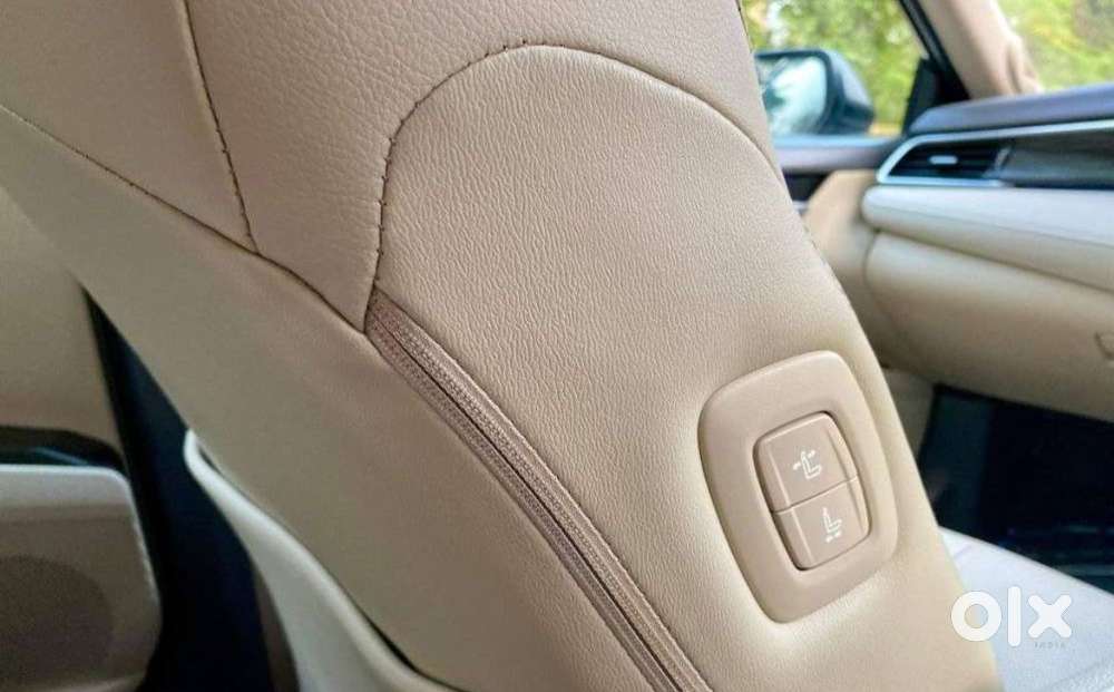 Toyota Camry Hybrid, 2022, Petrol