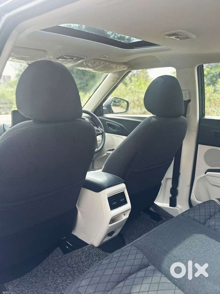 Mahindra Xuv 3xo Mx3, 2024, Petrol