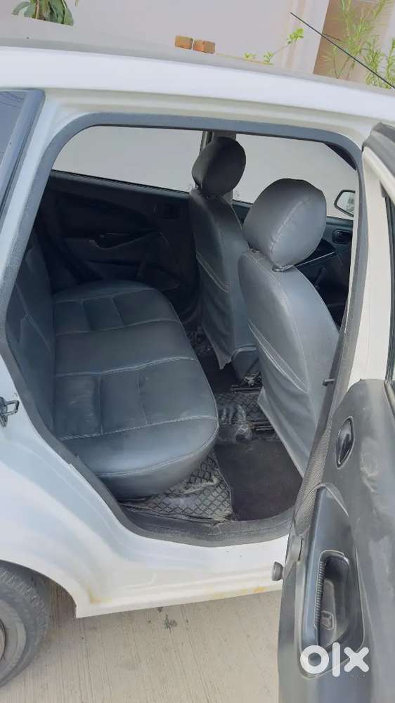 Ford Figo Petrol Lxi 2011