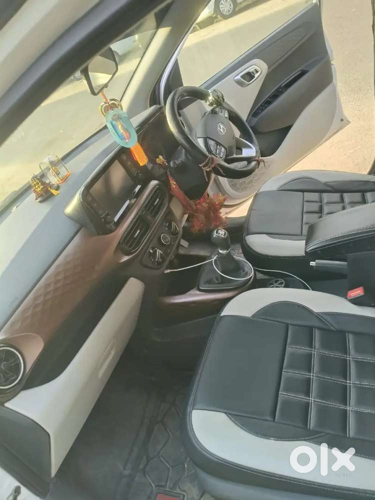 Hyundai Aura Sx 2025