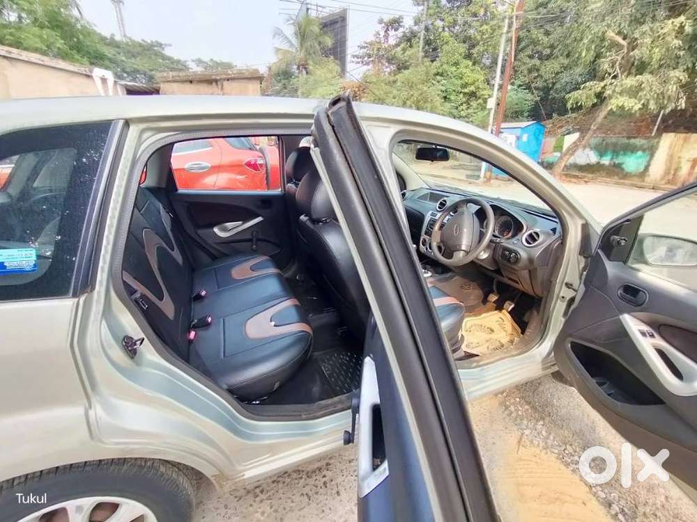 Ford Figo 1.2p Titanium Opt Mt, 2011, Petrol