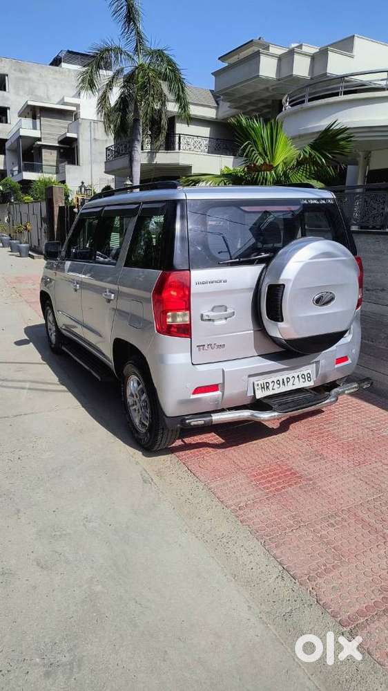 Mahindra Tuv 300 T8, 2017, Petrol
