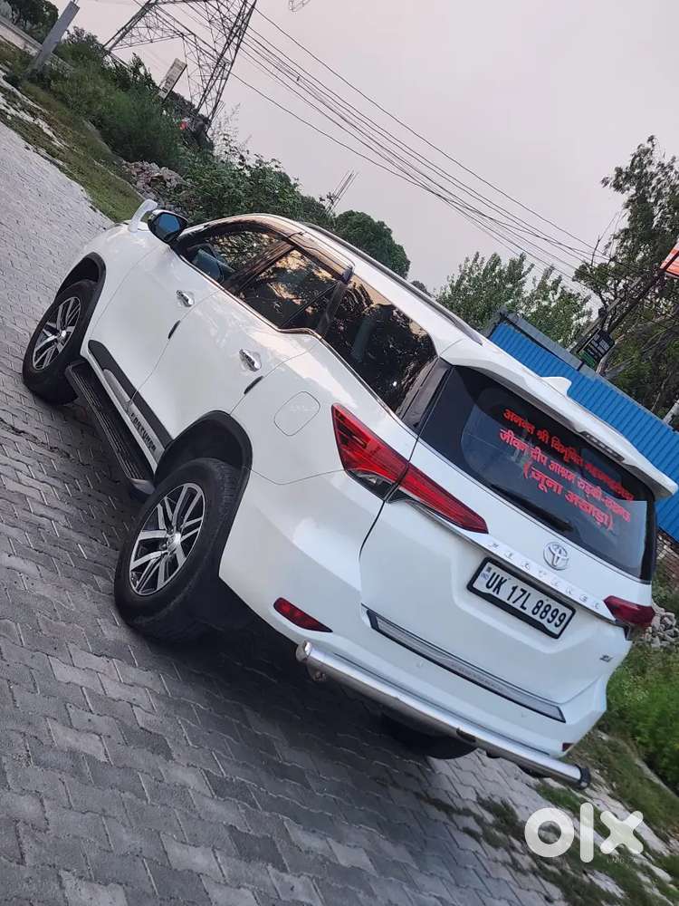 Toyota Fortuner 4/4
Full Insurance 
Dono Chabi 
Cruise Control