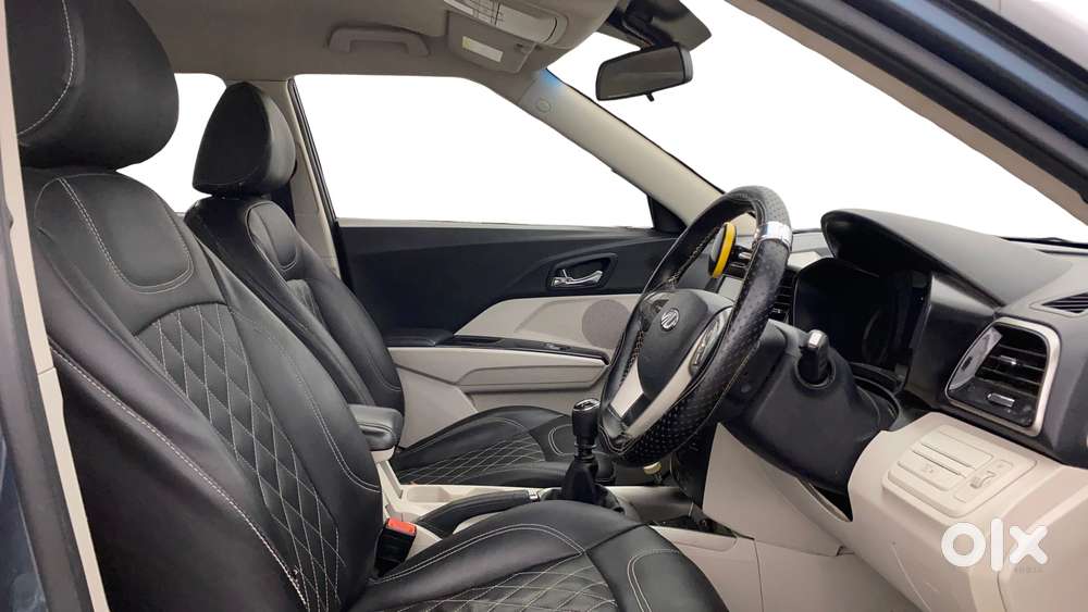 Mahindra Xuv300 W8, 2021, Petrol