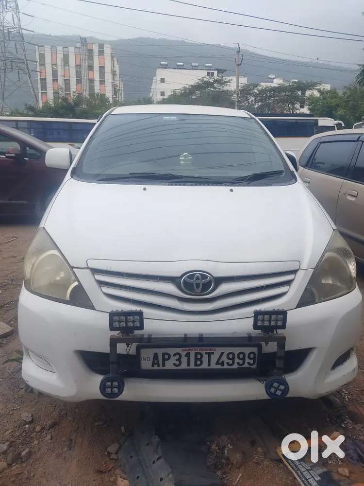 Toyota Innova 2011 Diesel 103000 Km Driven