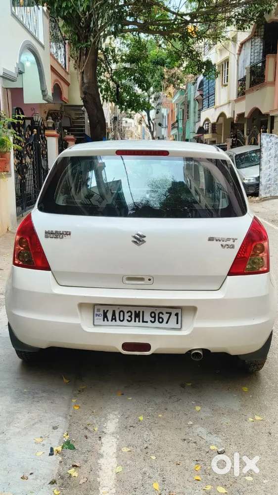 Maruti Suzuki Swift VXi 2010 model