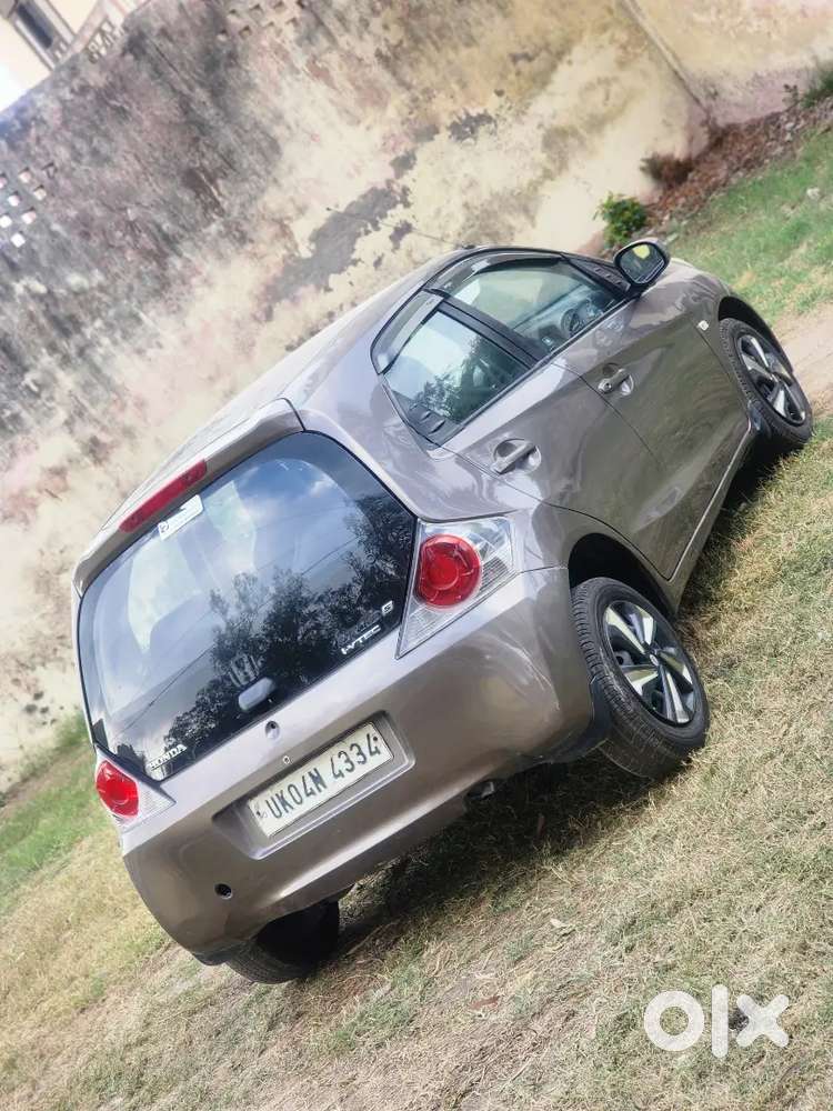 Honda Brio 2012 Petrol Well Maintained