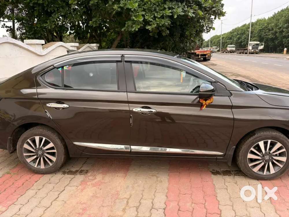 Honda City 1.5 Vx Petrol 2025