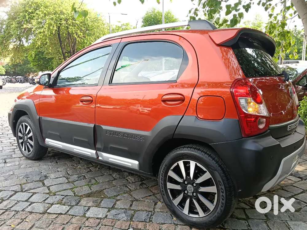 Toyota Etios Cross 1.2 Petrol 2015
