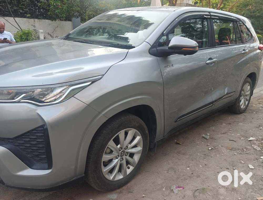 Toyota Innova Hycross 2.0 Vx Hybrid 8 Str, 2025, Petrol
