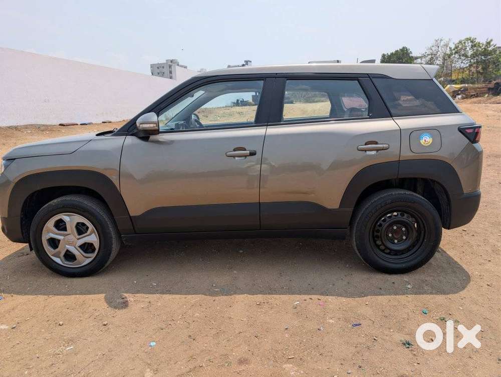 Maruti Suzuki Brezza 1.5 Vxi Smart Hybrid, 2023, Petrol
