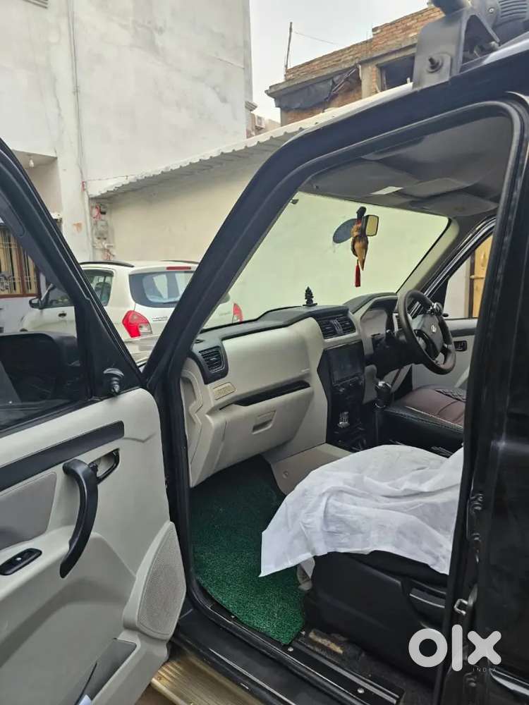 Mahindra Scorpio 2020 Diesel Manual