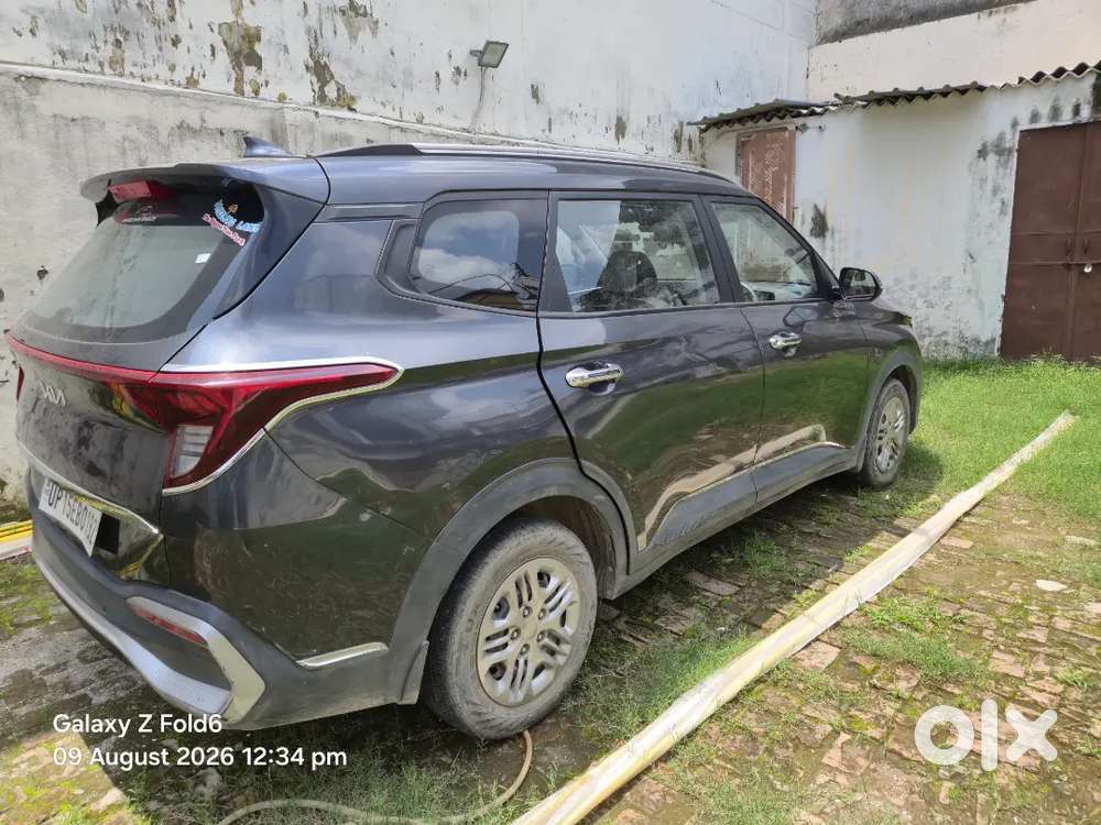 Kia Carens Prestige Manual Petrol 2023 Variant