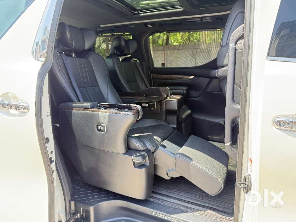 Toyota Vellfire Vip – Executive Lounge, 2022, Petrol