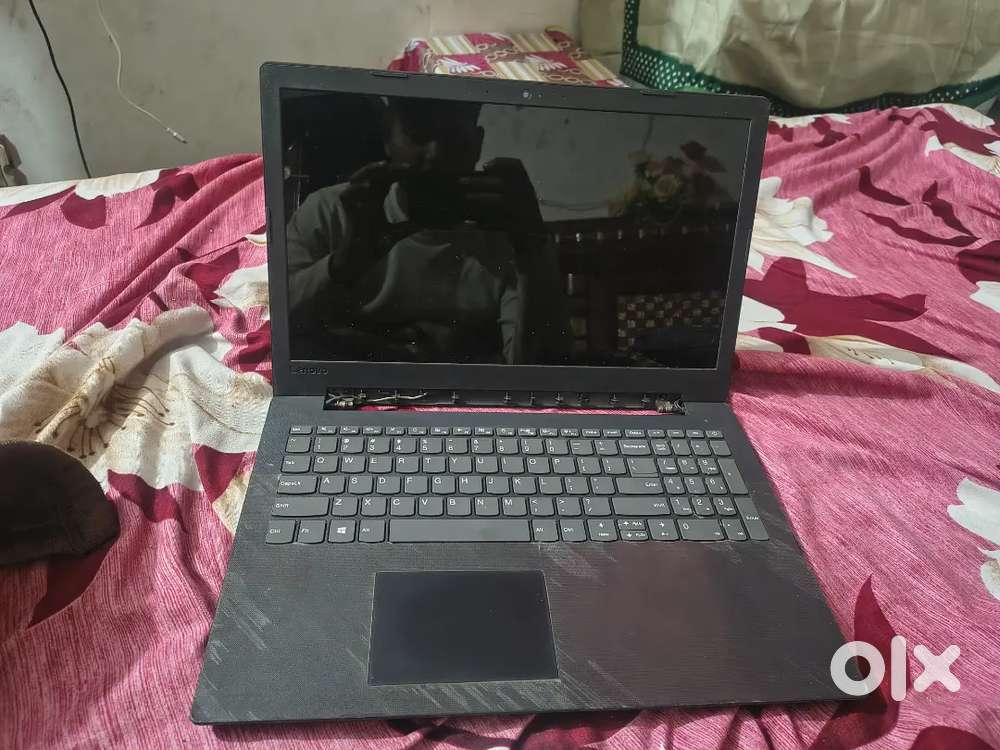 Lenovo ka laptop hai I3 (7 generation) 8gb ram 256 gb SSD ,1 TB HDD