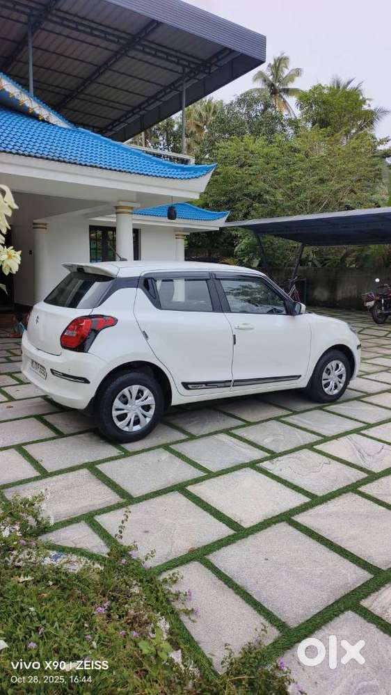 Maruti Suzuki Swift Amt Vxi, 2020, Petrol