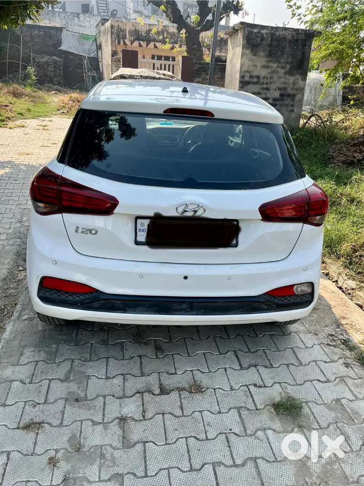 Urgent Selling, Bahar Jana H Isliye, Family Car