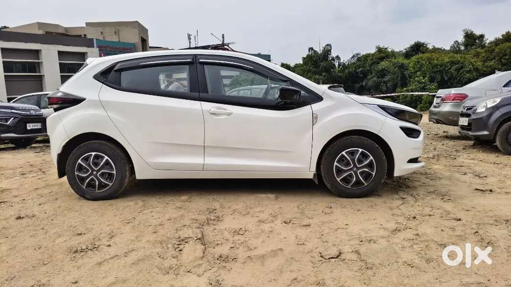 Tata Altroz 1.2 Petrol 2021