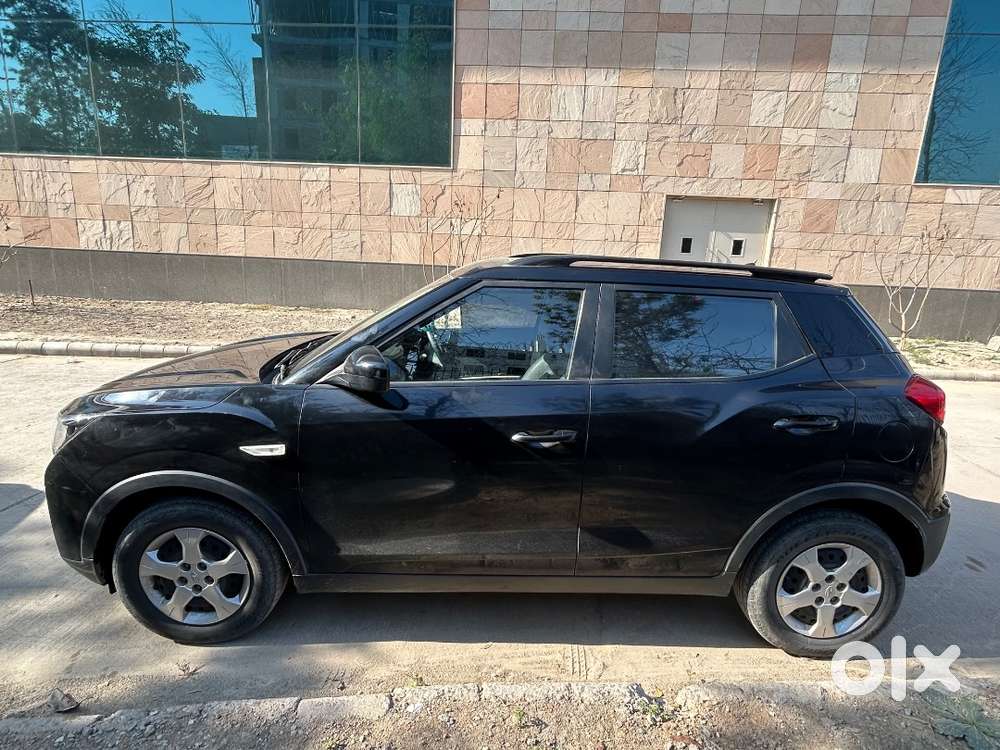 With Sunroof Mahindra Xuv300 2021 Diesel Good Condition