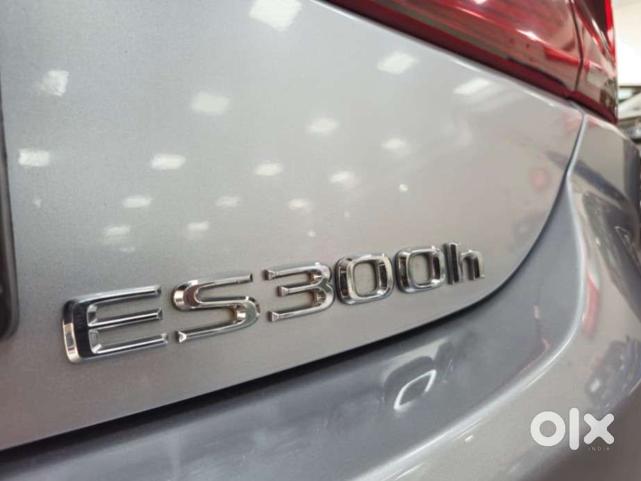 Lexus Es 300h Luxury, 2024, Petrol