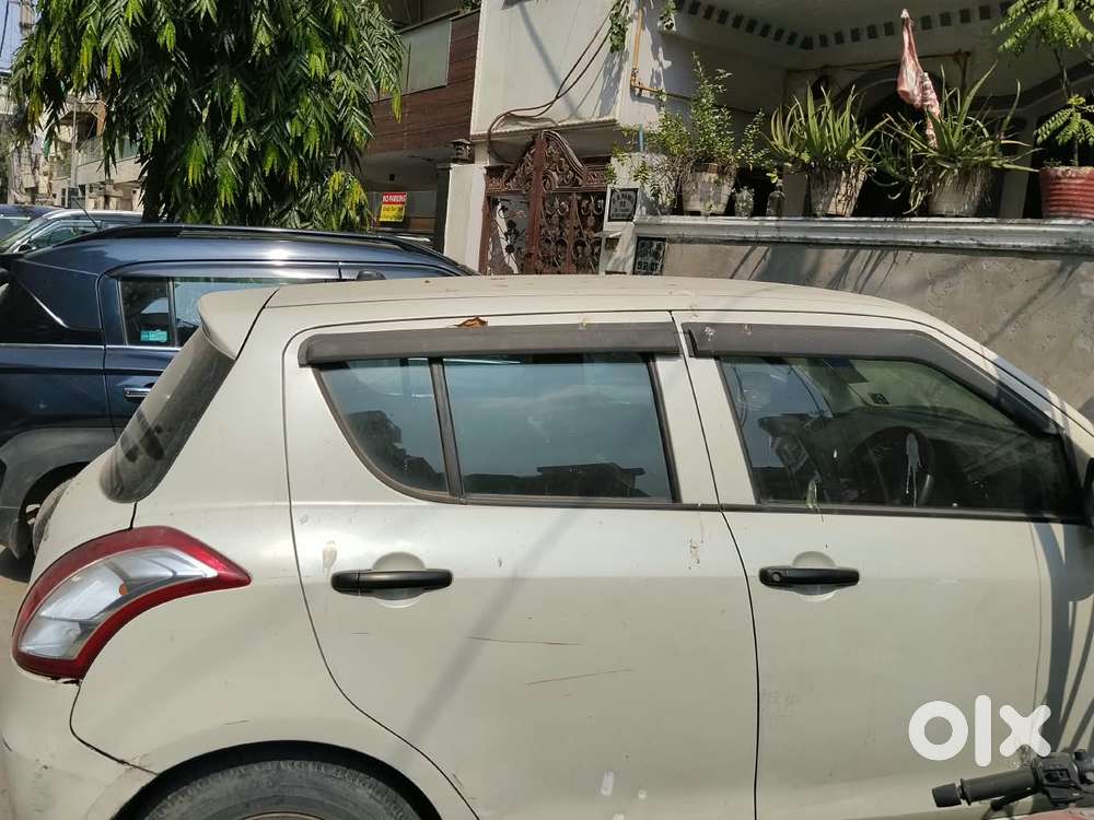 Maruti Suzuki Swift Lxi Option, 2012, Cng & Hybrids