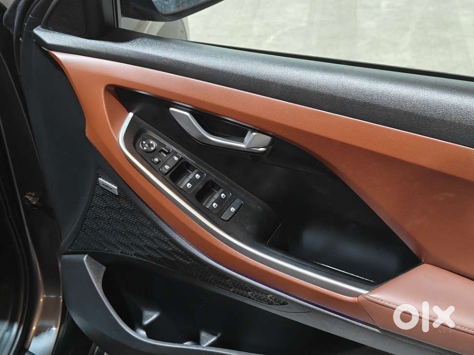 Hyundai Alcazar Signature (o) 6 Str 1.5 Petrol Dct, 2023, Petrol