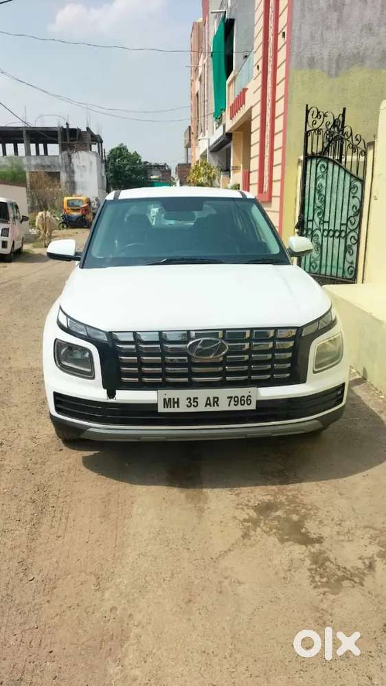 Hyundai Venue 2022 Petrol 51000 Km Driven