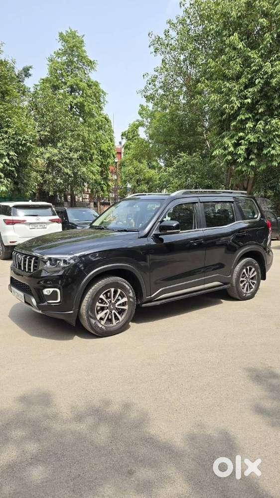 Mahindra Scorpio N Z8 Petrol At 7 Str, 2025, Petrol