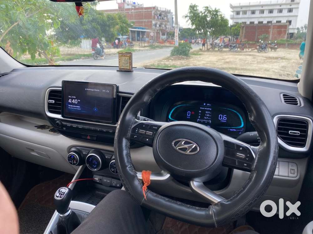 Hyundai Venue 2023 Petrol Well Maintained