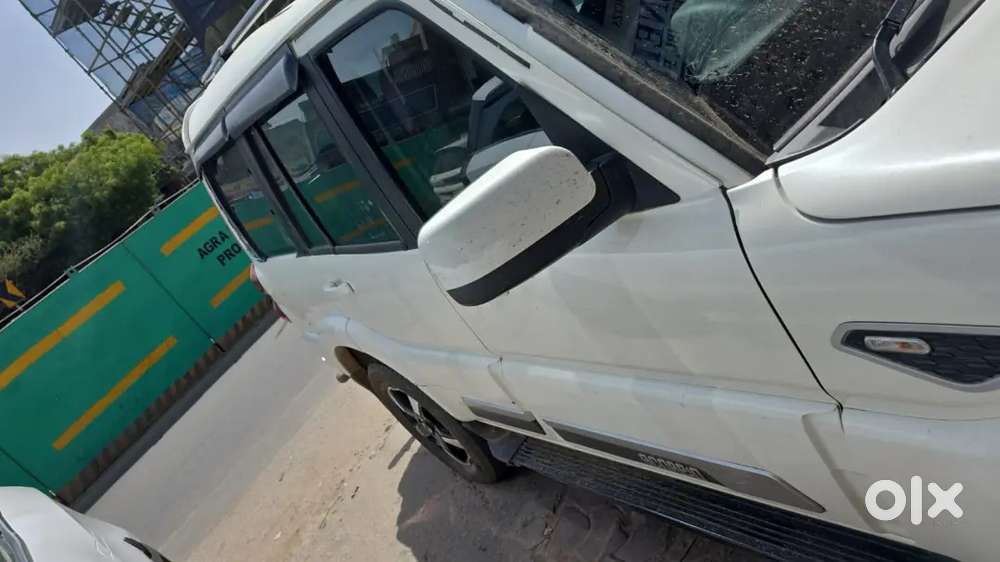 Mahindra Scorpio Class S11
