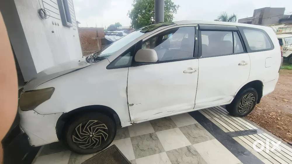 Toyota Innova 2.0 2010 Year
