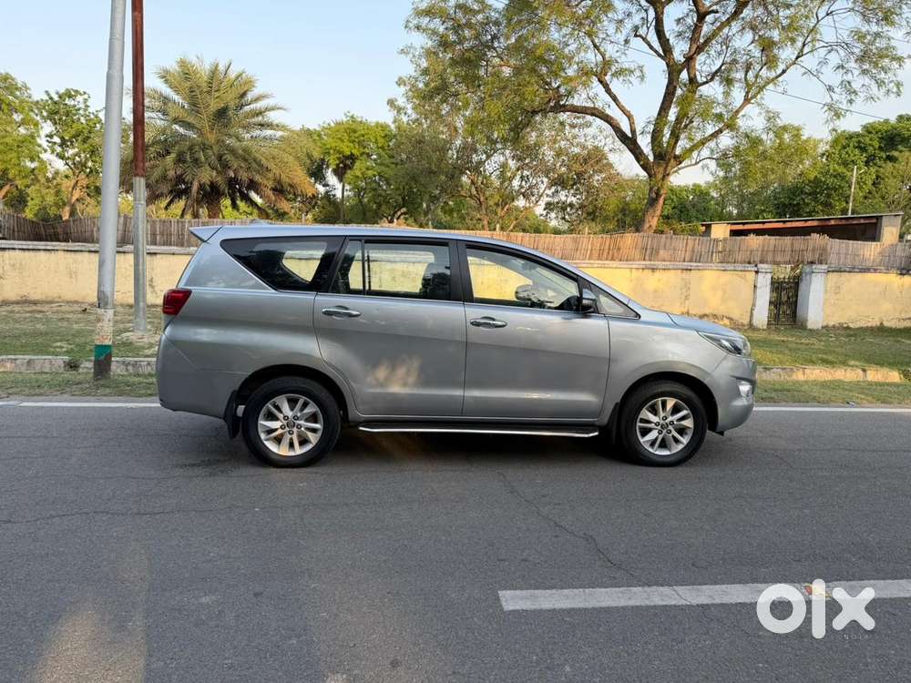 Toyota Innova Crysta 2.4 V 8 Str, 2016, Diesel