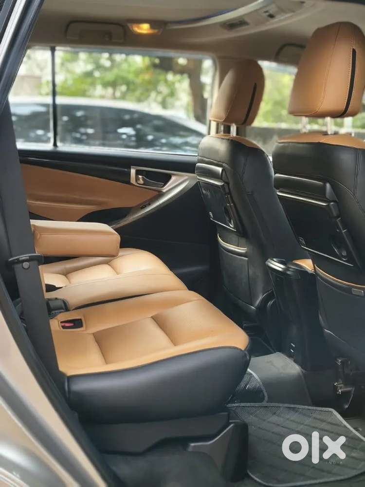 Toyota Innova Crysta 2.4 V 7 Str, 2016, Diesel