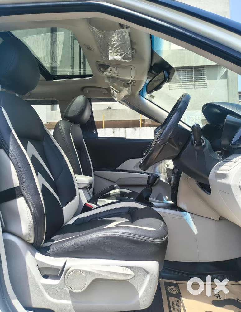 Mahindra Xuv300 W8 Option, 2022, Petrol