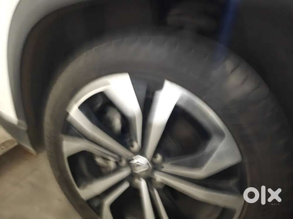 Mg Hector Cvt White Less Driven