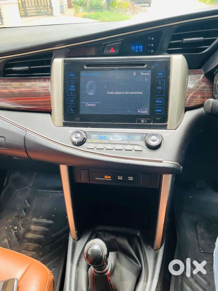 Toyota Innova Crysta 2.4 V 8 Str, 2017, Diesel