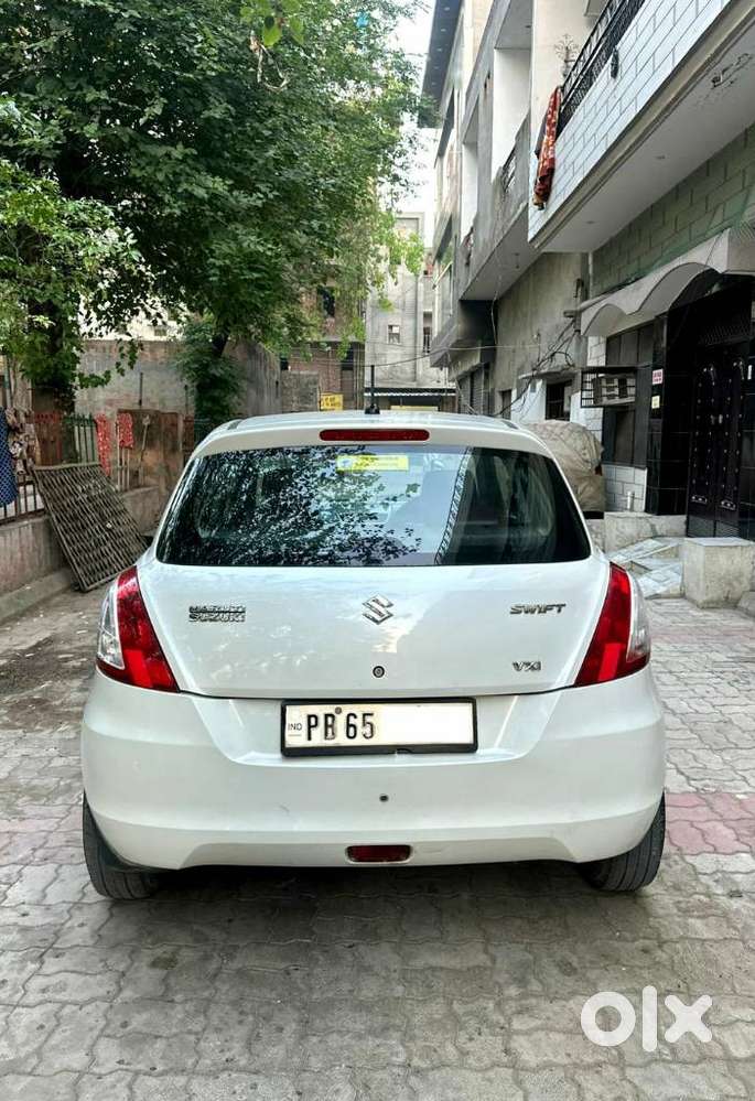 Maruti Suzuki Swift 1.2 Vxi (o), 2013, Petrol