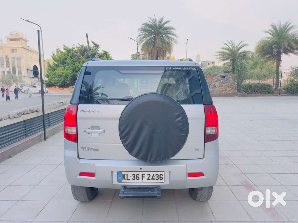 Mahindra Tuv 300 T6, 2016, Petrol