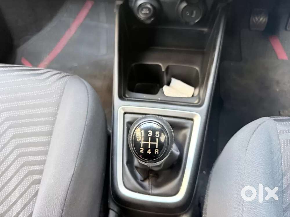 Maruti Suzuki Swift Vxi, 2022, Petrol