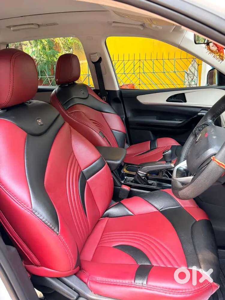 Mahindra Xuv700 2023 Petrol Well Maintained