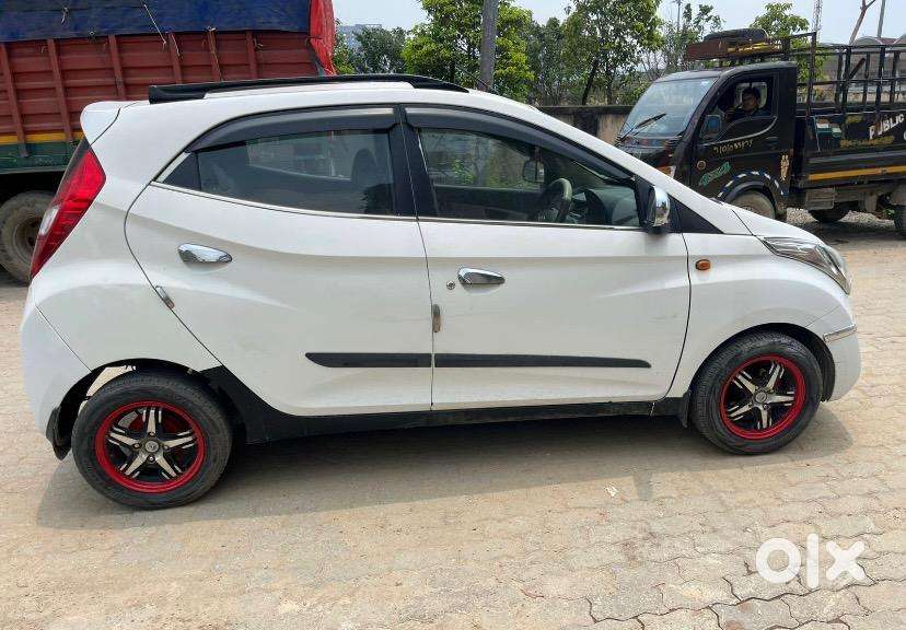 Hyundai Eon Era+ Next To Showroom Condition