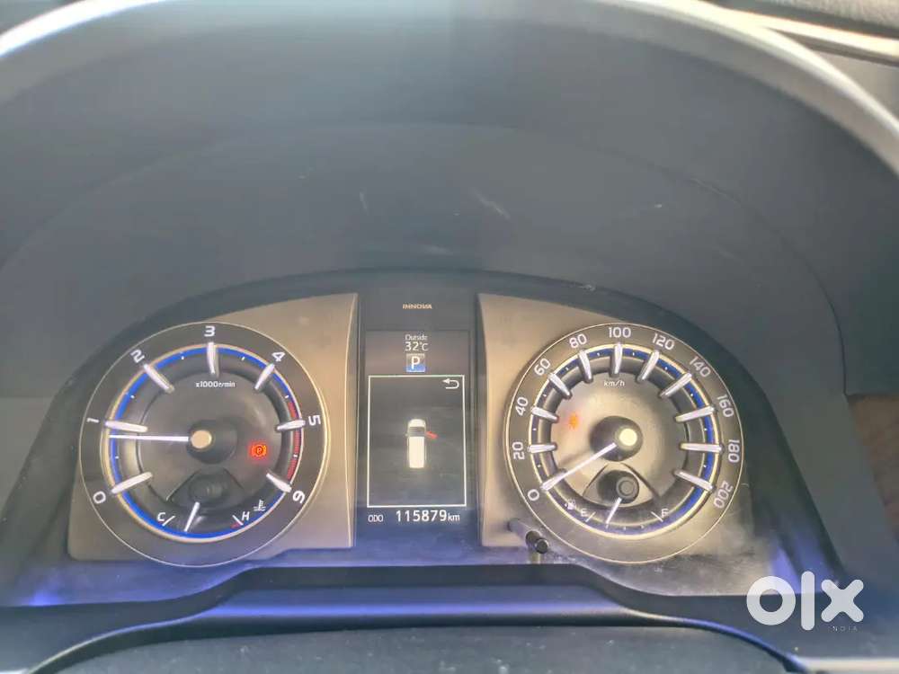 Toyota Innova Crysta 2016 Variant